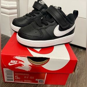 Brand new- never worn Nike size 5 baby/infant